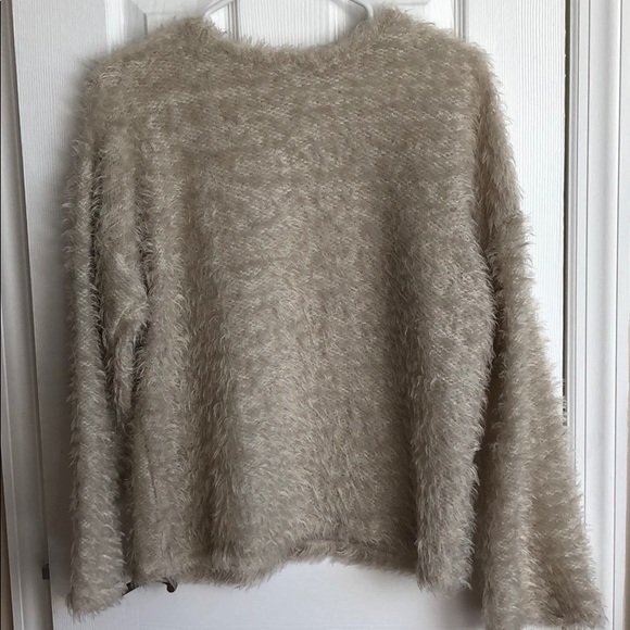 Beige fuzzy sweater - Picture 2 of 2